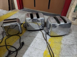Lot Including 3 Vintage Chrome Toasters Sunbeam T-20C & 2-Slice