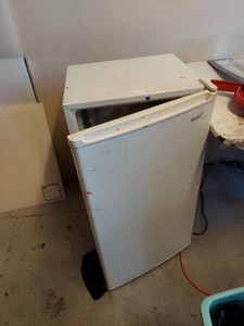 Kenmore Compact Refrigerator White Model 564.97302690 Dorm Fridge
