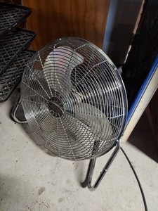 Lakewood Metal Floor Fan 3-Speed High Velocity Chrome Shop Fan