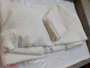 Full Size Duvet Cover and 2 Shams...
