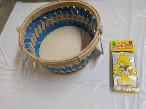 Basket and Air Fresheners 10 x 5...