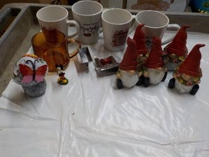 Cups and Dcor...