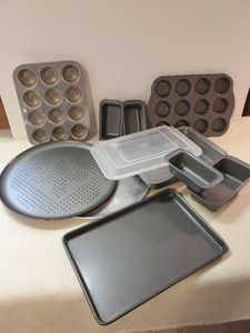 Various Kitchen Baking and cooking Items Mirro, Bakers Secret and more - Light to no use