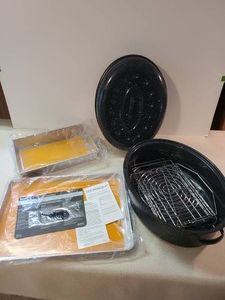 Oneida Commercial Cookie sheet and Pan and Amazing Roasting Pan - never used