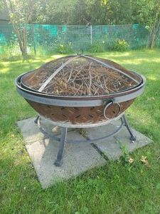 Round Steel wood burning fire pit with cover