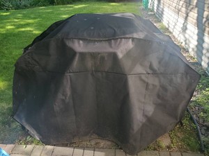 Charbroil outdoor grill Lightly used with cover