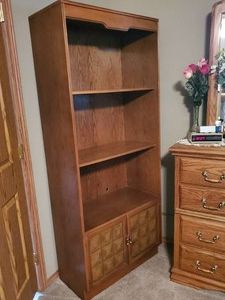 Absolutely Beautiful Mid Modern Shelf with bottom Cabinet 6 Tall