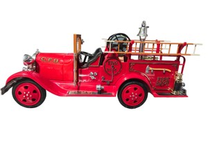 Beams Fire Engine Handcrafted of genuine porcelain in U.S.A.Beam Regal China Decanters1930 MODEL A FORD
