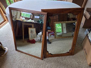 2 Mirrors