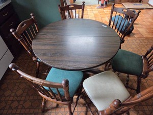 Round Wood Table & 6 Chairs