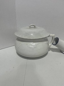 Vintage Porcelain Chamber Pot and Enamelware Urinal Got the boys and girls covered