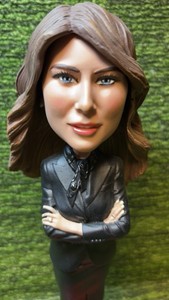 Melania TRUMP Royal Bobbles President Bobblehead - First Lady