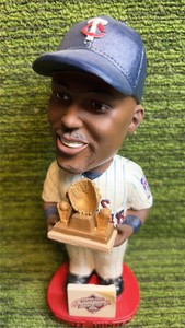 RARE Torii Hunter Gold Glove 2007 Minnesota Twins SEASON TICKET Bobblehead, NICE