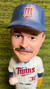 Terry Leach Bobblehead Minnesota Twins from 1991 World Series Set