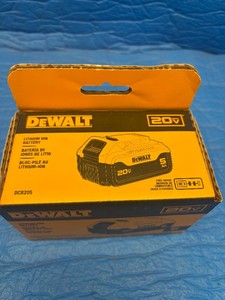 NEW DeWalt DCB205 20V MAX 5.0Ah Lithium-Ion Battery  Genuine, In Box