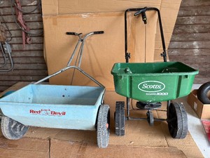 Red Devil Drop Spreader & Scotts SpeedyGreen 1000 Broadcast Spreader