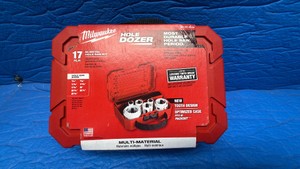 New Milwaukee Hole Dozer 17-Piece Bi-Metal Hole Saw Kit 49-22-4029  Opened