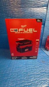 New Milwaukee M18 FUEL PACKOUT 2.5-Gallon WetDry Vacuum 0970-20  Tool Only