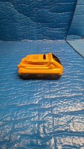New DeWalt 20V MAX XR 4.0Ah Lithium-Ion Battery  Out of Box