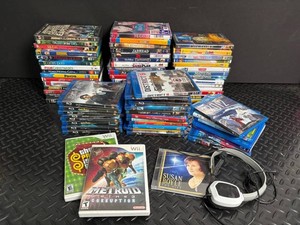 Mixed Movie, Blu-Ray & Wii Game Lot With Headset