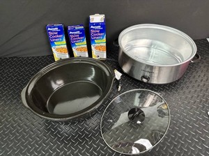 Crockpot Oval Slow Cooker With Lid & Reynolds Liners