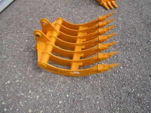 Future Cat 305 Excavator 32 Rake wTeeth