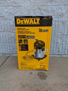 NEW DEWALT STAINLESS STEEL QUIET WETDRY VACUUM