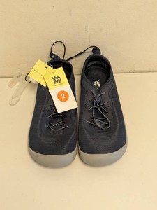 NEW ALL IN MOTION KIDS SNEAKERS SIZE 2 NAVY