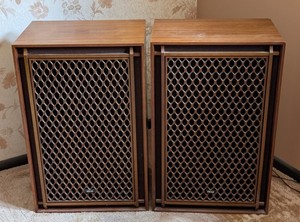 LR - Vintage Speakers - Akai SW-176 Pair