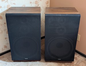 LR - Floor Speakers - Fisher ST-830 Pair