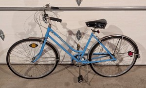 BG - Vintage Schwinn Bicycle 26 in Tires