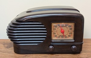 WR - Vintage Bakelite Radio - Kilocycles Dial