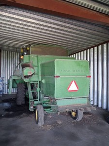 1974 John Deere 6600 Diesel Combine