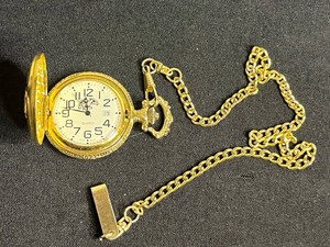 VTG Pocket Watch - Gold-Tone Quartz Eagle Motif With Chain - not running