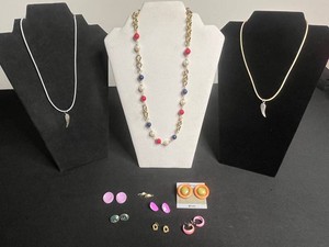 Costume Jewelry Mixed Lot - 3 Necklaces & Earrings