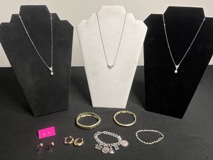 Costume Jewelry - Mixed Lot With Necklaces, Bracelets & Earrings