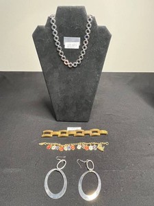 VTG Costume Jewelry Mixed Lot - Sperry Perky, Ciner & Freedom Train Charm Bracelet