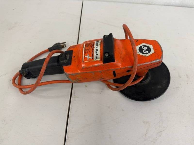 1 - Sander Polisher - Black & Decker 7.0 Amp 120V