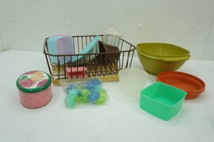 dish rack, food storage containers