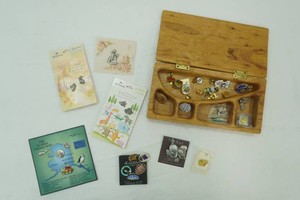pin art collecting in wood box