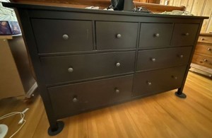 Black 8-Drawer Dresser Chest 62in Wide 37in Tall