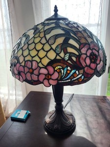 Tiffany Style Reproduction Table Lamp With Floral Shade - Matching Lamp in Lot 65
