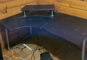 L-shaped Corner Computer Desk With Hutch