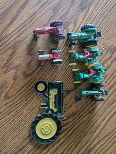 Vintage Toy Tractor Mixed Lot John Deere, Ford & Tractor Pin