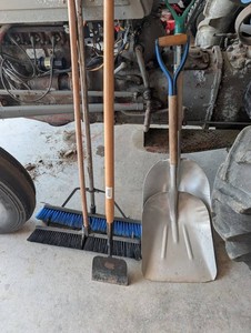 Push Brooms & Shovels Mixed Lot
