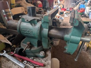 Master Forge Bench Vise