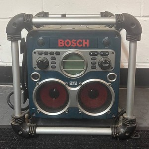 G - Portable Radio Bosch Power Box Model PB10-CD