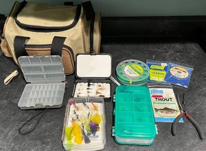 LLK - Fishing Tackle Box Sport Fisher Fly Tackle Assortment