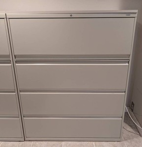 LL - Lateral File Cabinet - HON 42 X 19 X 54 in No Keys