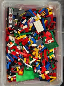 LNDY - LEGO Bricks Assortment in Storage Bin